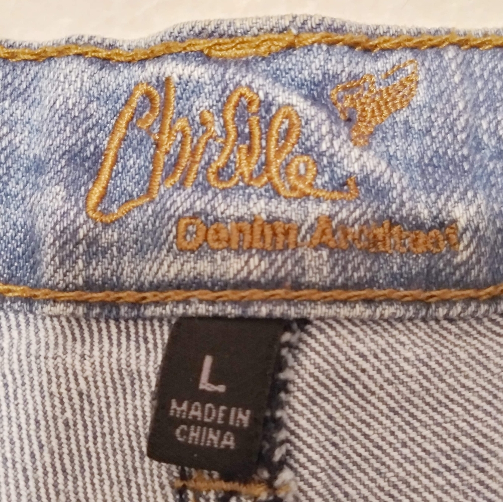 ChiQle Animal Print Jean Shorts Size Large - Picture 4 of 7